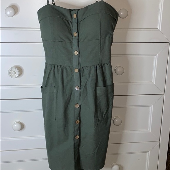 Dress - Picture 2 of 6